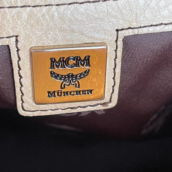 MCM Ivory Leather Shoulder Bag - Preowned - Picture 9 of 16